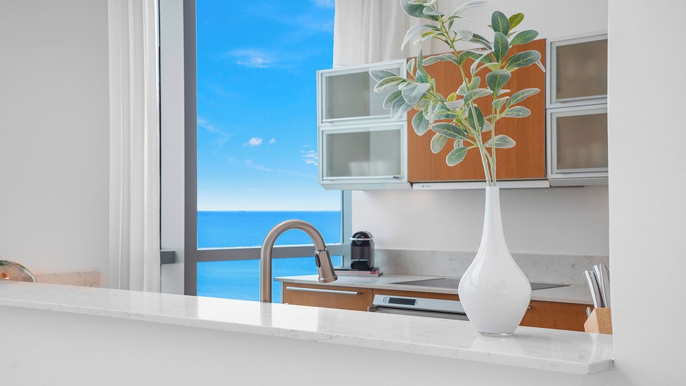 Luxury Vacation Rentals at The Setai by LRMB