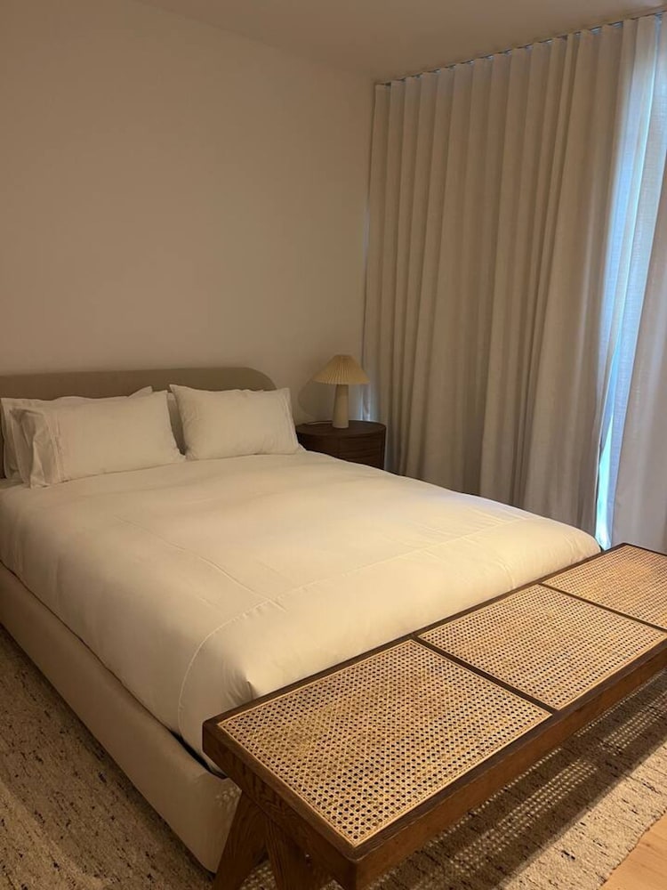 Casa Mia Lux - Sea Point 2 Bedroom Apartment