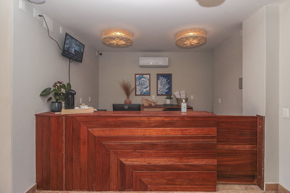 Lobby & Reception