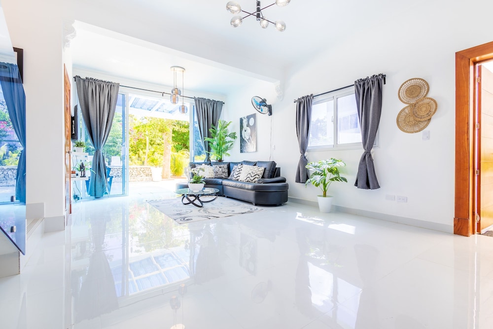 New Stylish 3BR Villa With Private Pool Terrace