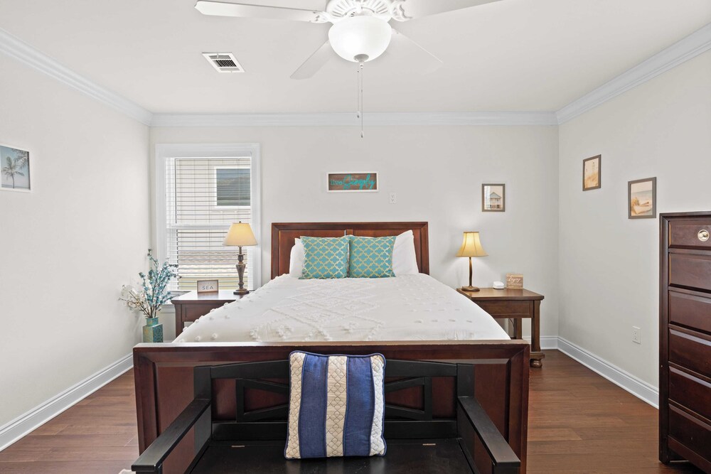 Family-friendly, Close to Beach & Game Room Windswept by Avantstay