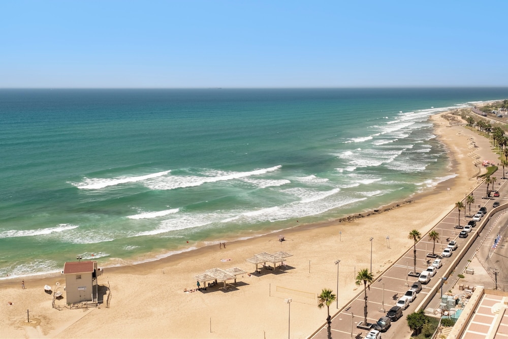 HaCarmel Beach Penthouse by Sea N Rent