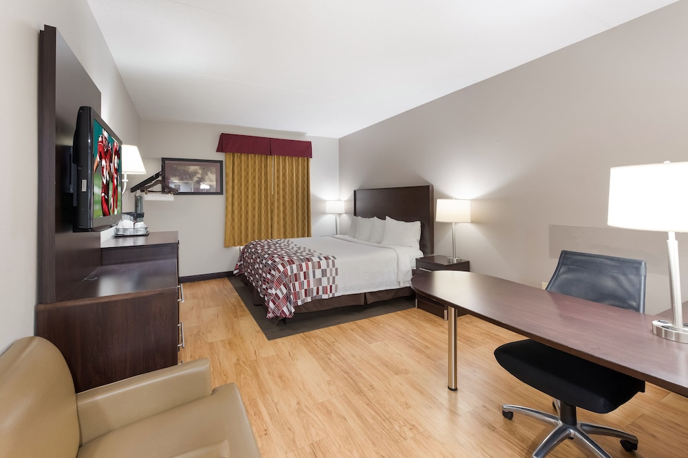 Red Roof Inn & Suites Columbus - West Broad-4