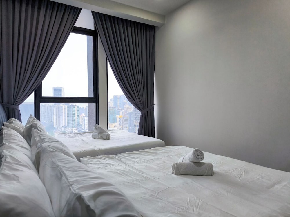 Expressionz Suites by Manhattan Group