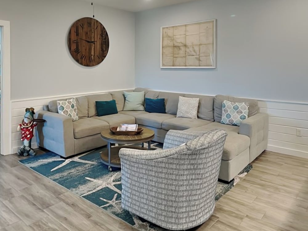 Port A's Flip Flops & Pop Tops by Silver Sands Vacation Rentals