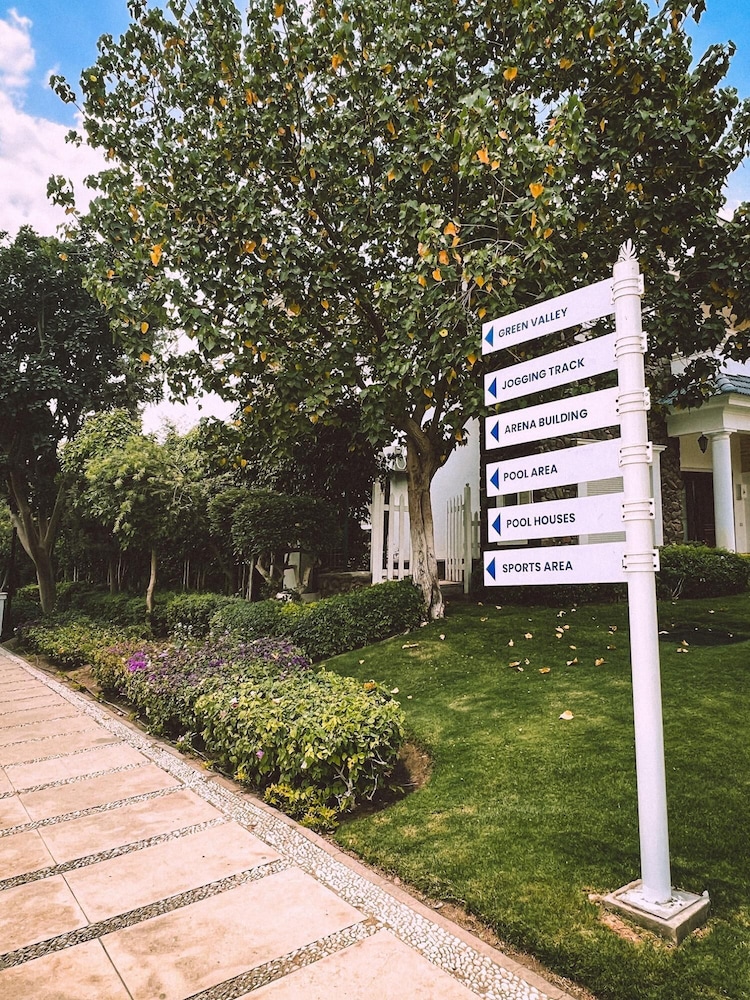 Vesta - Luxury APT - 1BR - Mountain View Residence