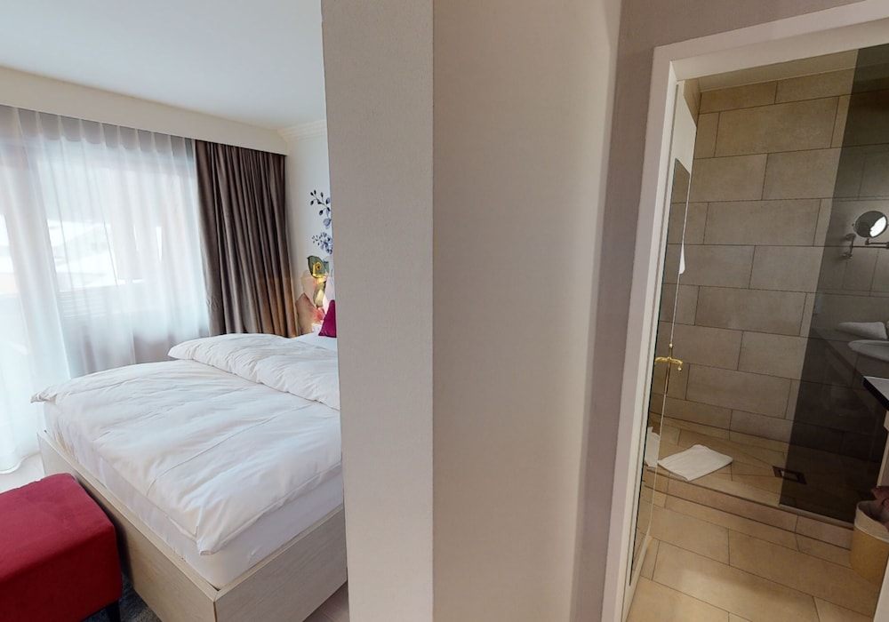 Wellnesshotel ...liebes Rot-Flüh