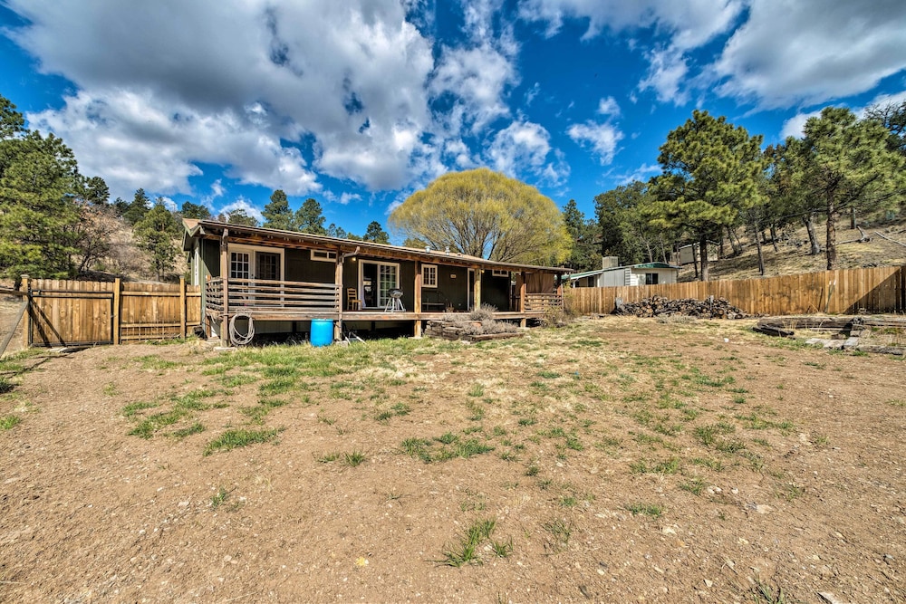 Lovely Ruidoso Cabin w/ Deck - 14 Mi to Ski Apache view 5