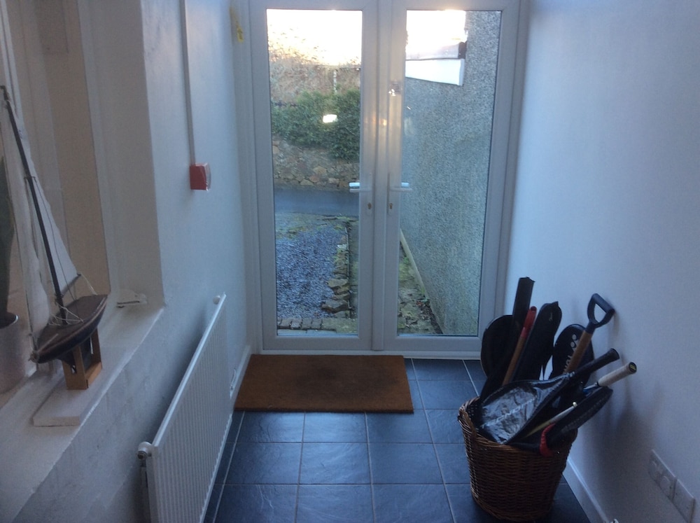 Lovely 4-bed Victorian House in Bangor by the sea view 4