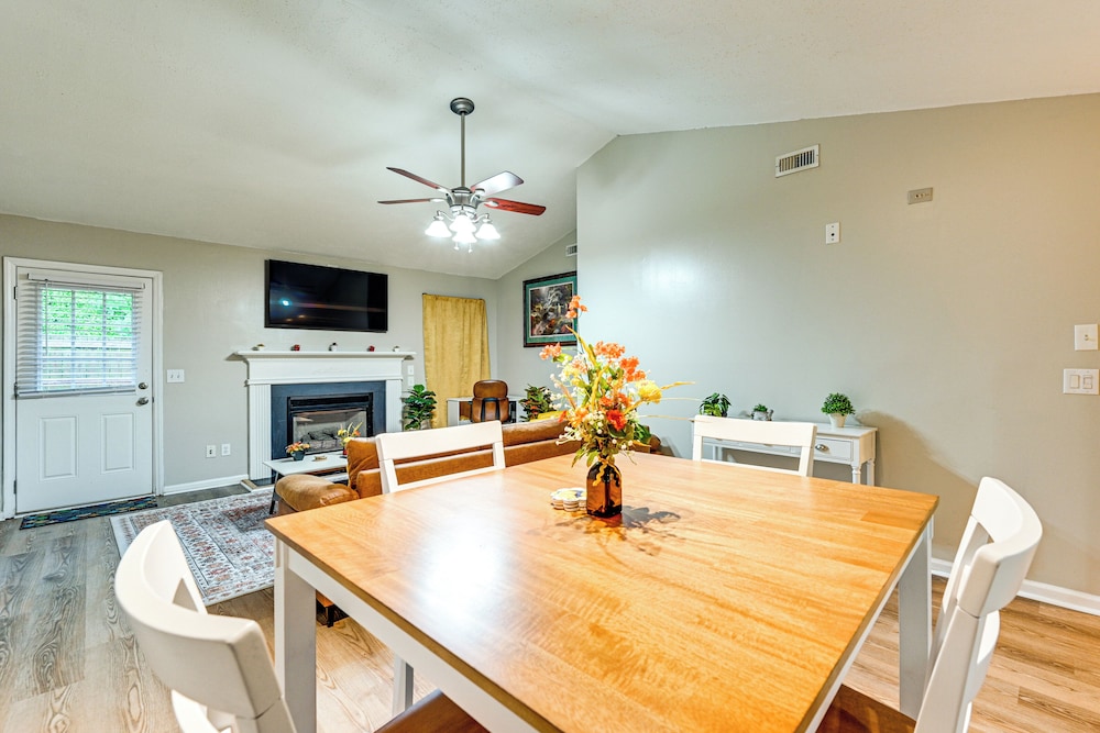 1 Mi to ECU Hospital: Greenville Home w/ Yard!