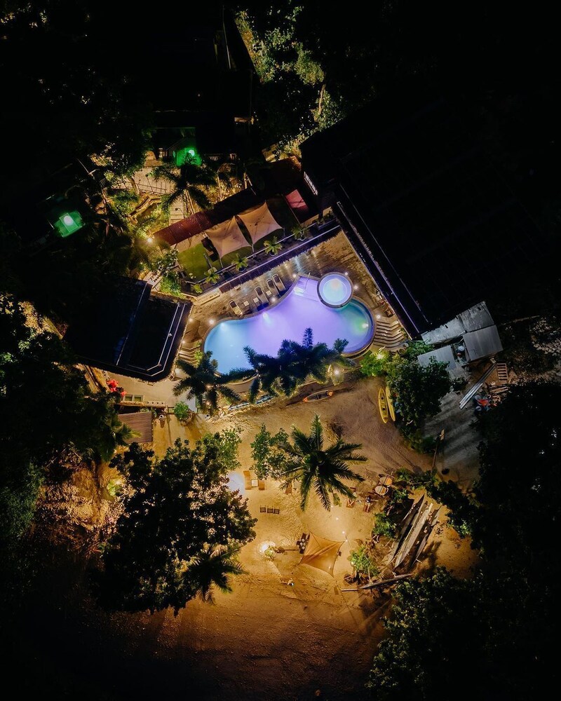 Bugana Beach and Dive Resort