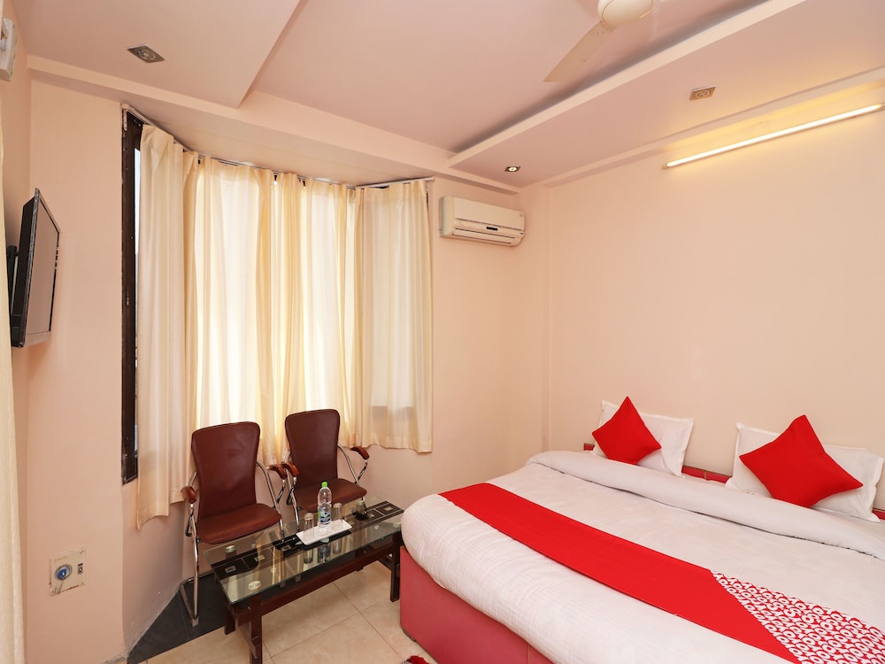 OYO 13884 Holiday Homes