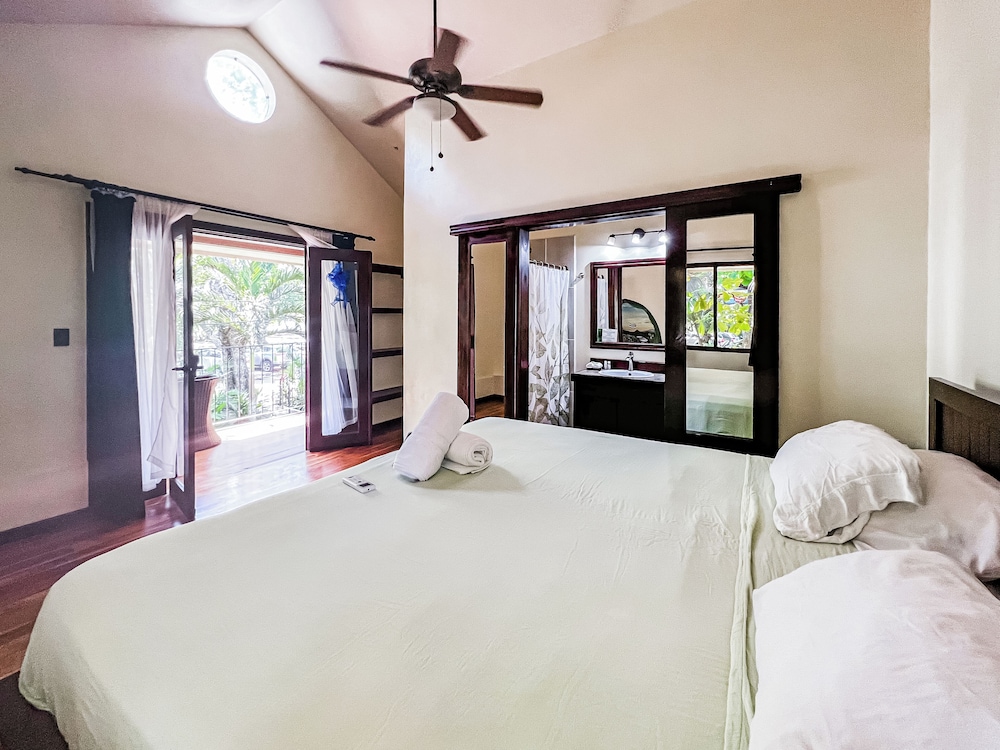 Hona Beach Hotel
