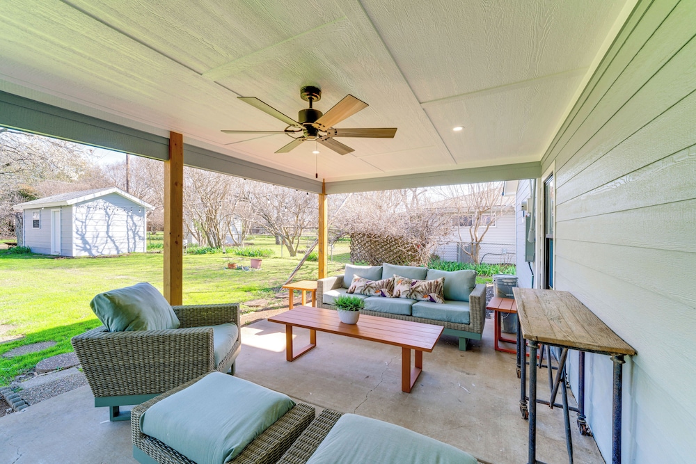 Covered Patio & Private Yard: Dallas Area Home