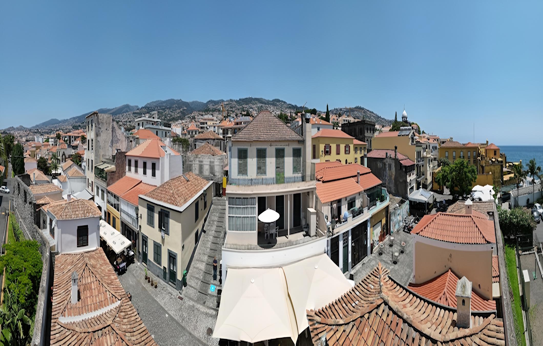 São Thiago House