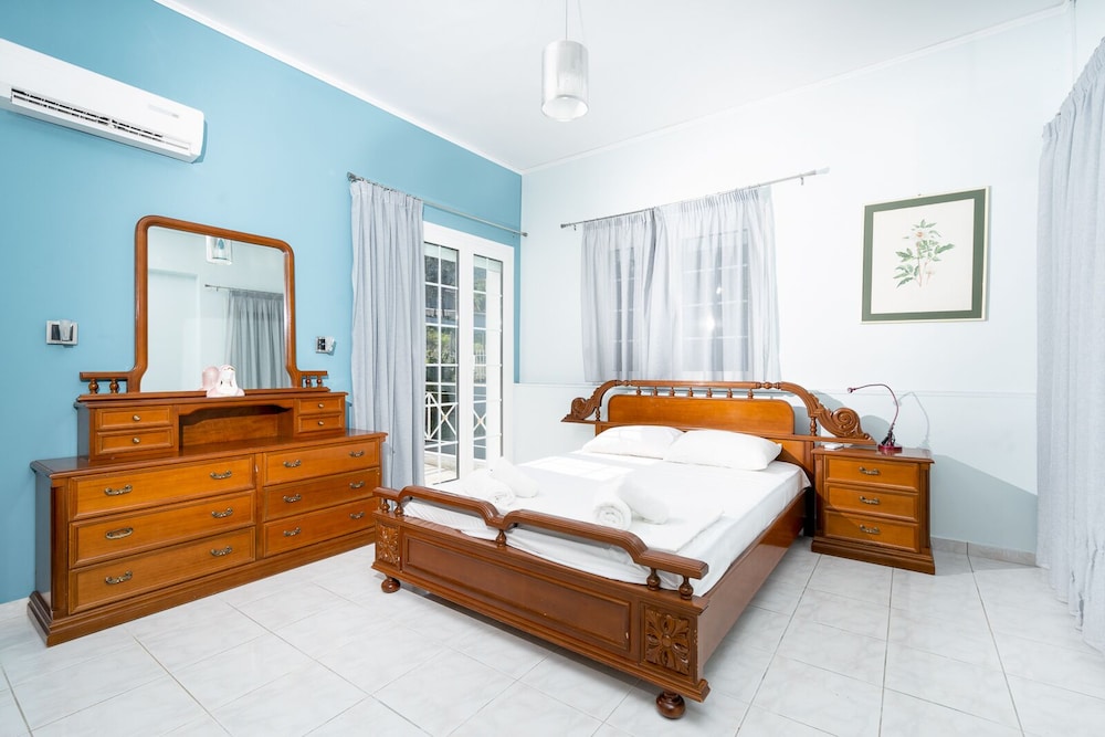 Deluxe Apartments Giamatasta view 2