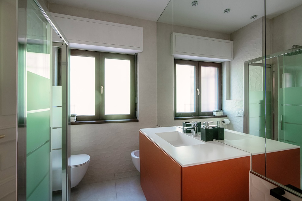JOIVY Villa Sofia en Como — bathroom