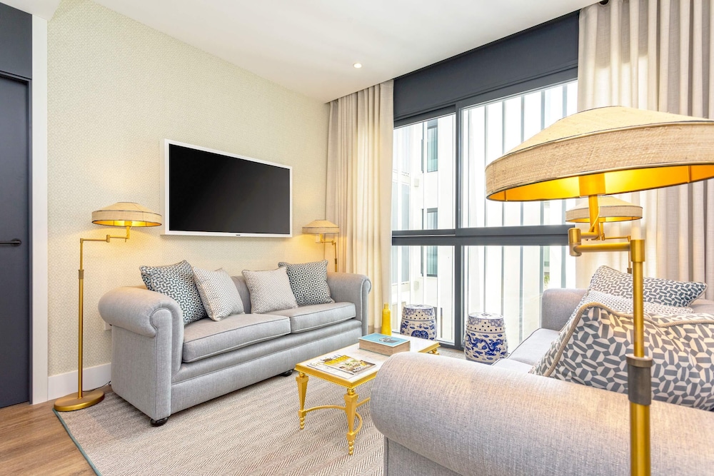 Exclusive Apartment Near Torre del Oro Betis Xiii