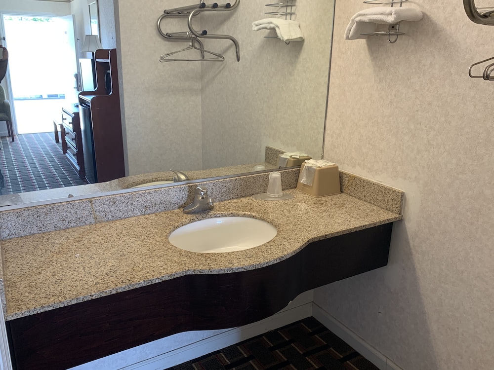 Heritage Inn