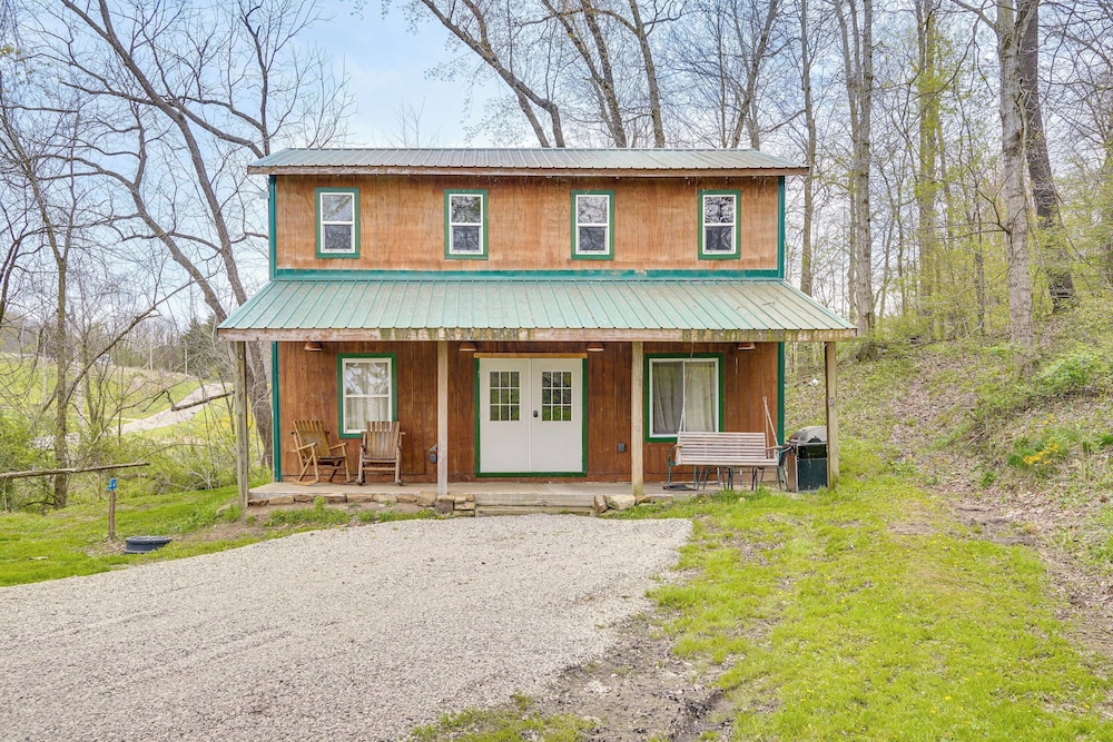 Rustic Mount Perry Cabin Near Fishing Pond  Farm - Property Image 8