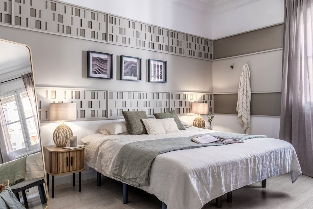 Paz - 4 Bedrooms and Terrace in Castellana