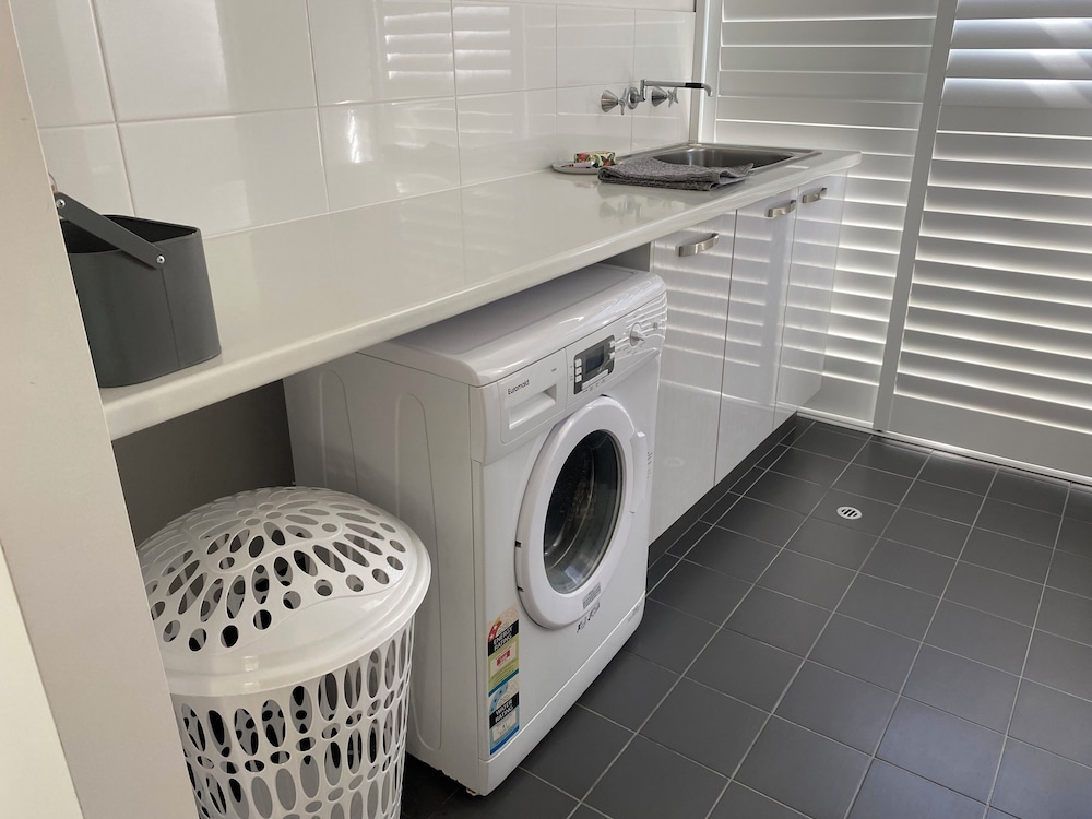 Alkimos Beach Family Accommodation