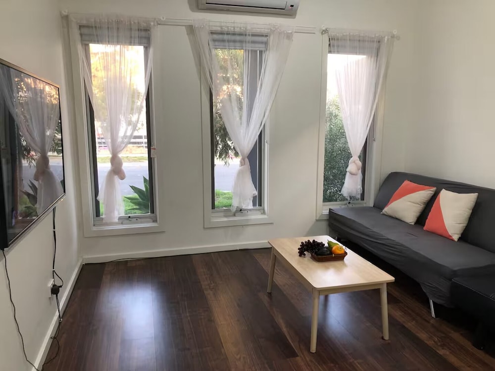 Serenity Home 11 by Hiverooms