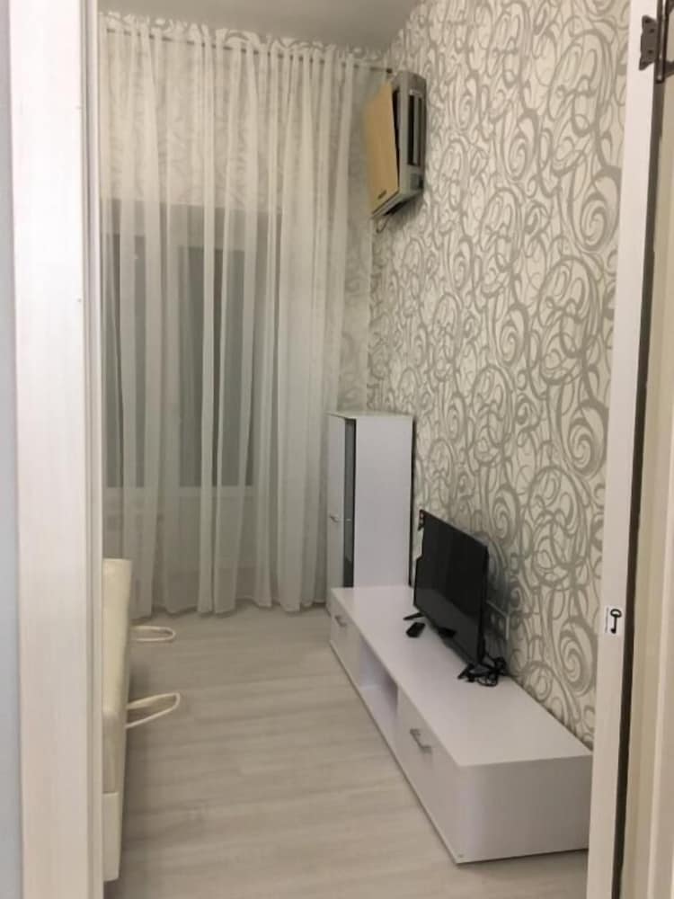 Kat Fiolet Apartment view 4