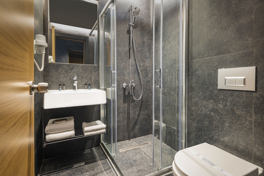 Marius Otel - Image 50