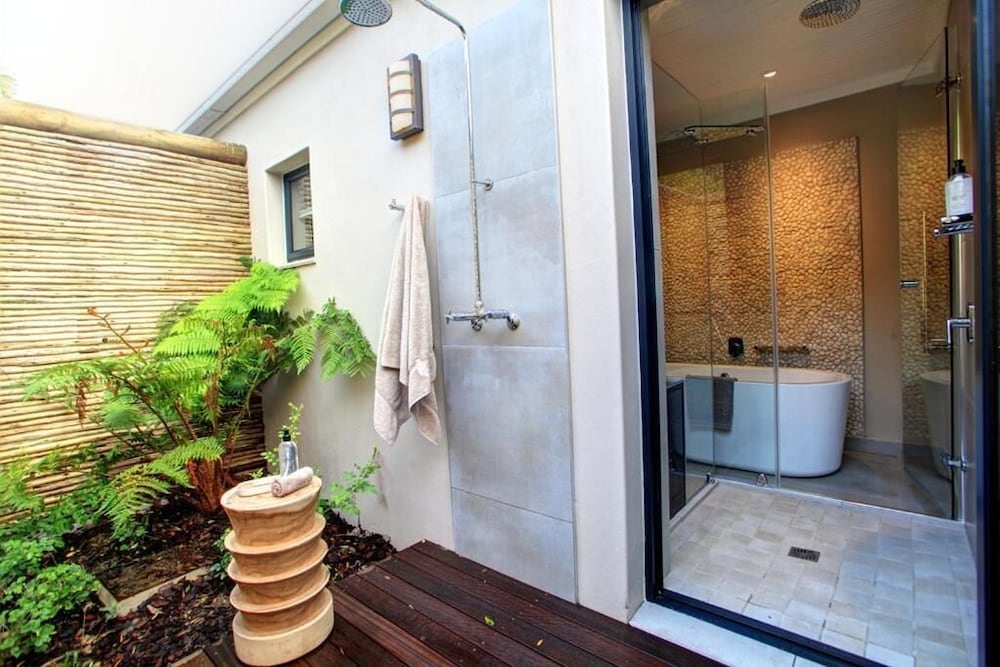 Scallop Guest Lodge