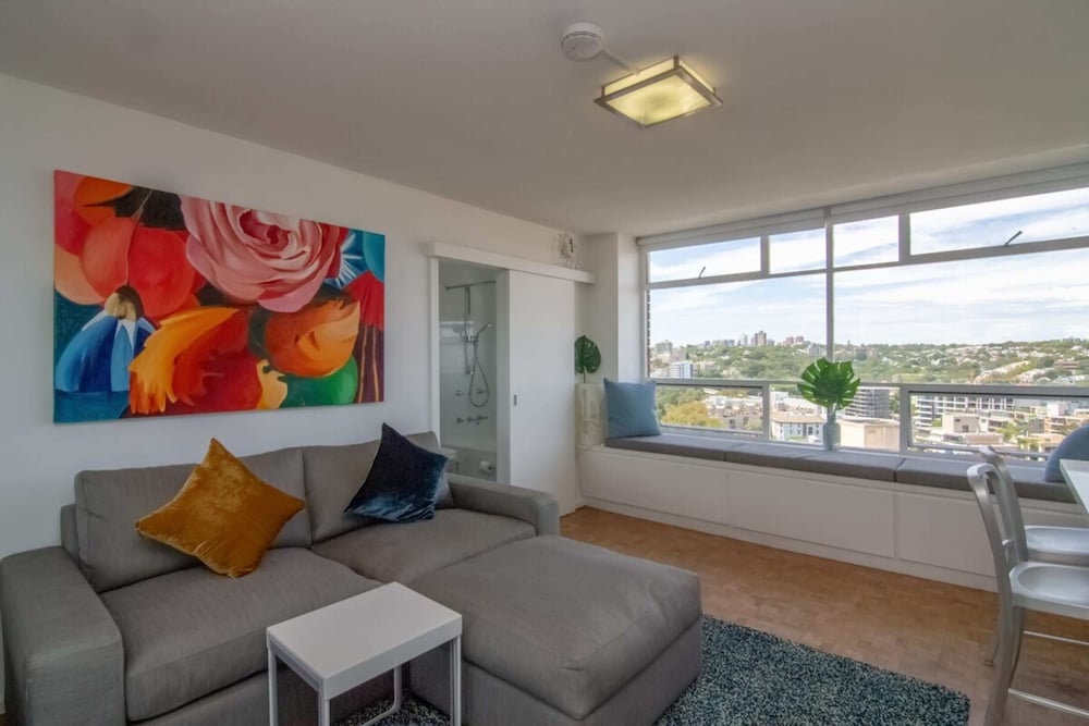 Bright 1 Bedroom Studio With Amazing City Views