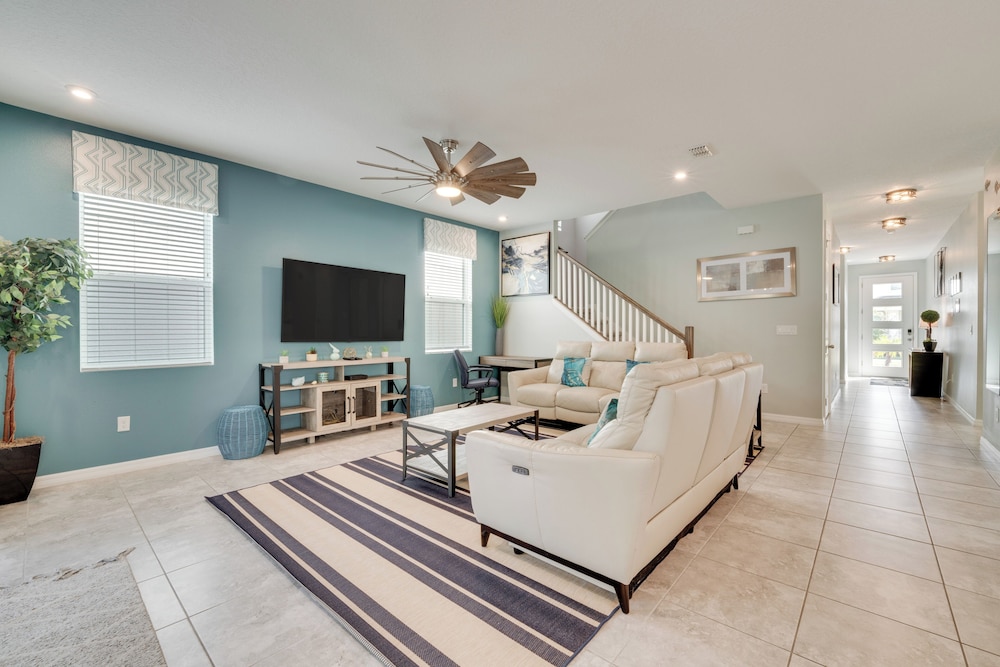 14 Mi to Wdw: Family-friendly Home w/ Movie Room! view 5