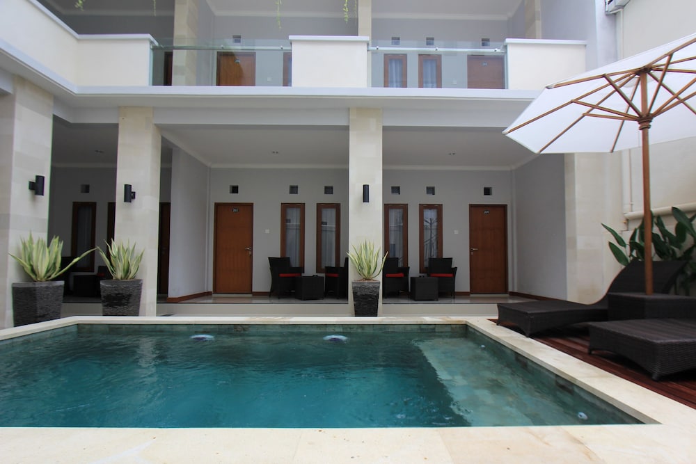 Tom Guest House