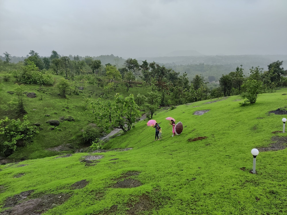 Savli Farm's Nature Retreat & Adventures