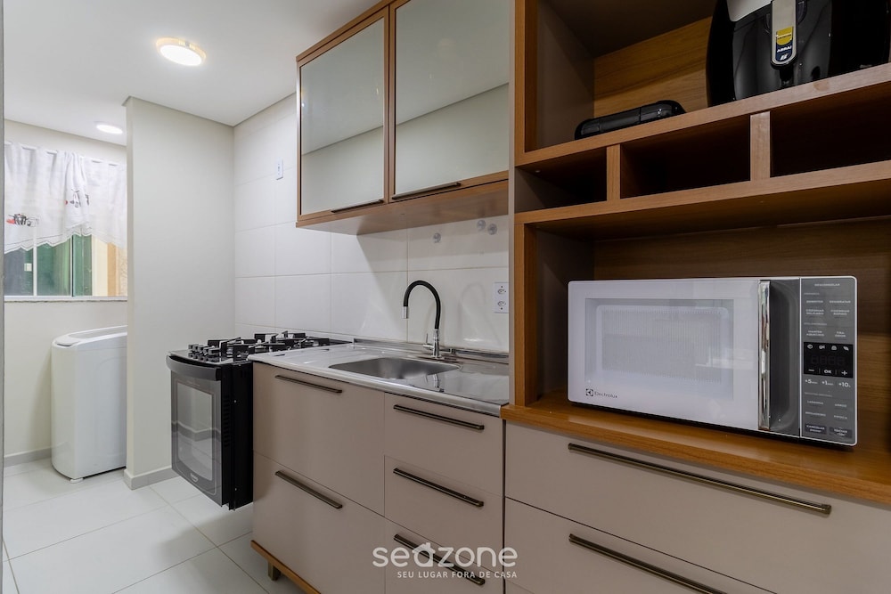 Apt 650m From Ingleses Beach Etd0101