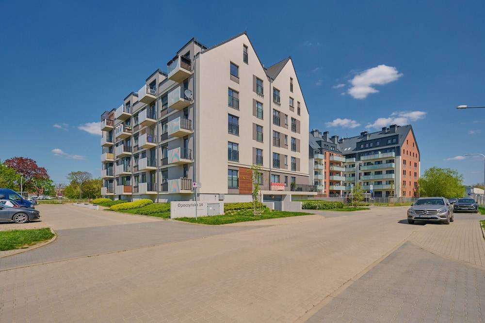 Opoczynska Apartment by Renters view 4