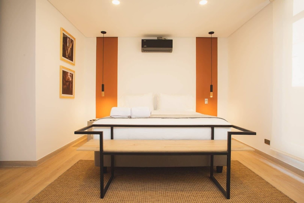 Cozy 3 BR in Laureles in Medellín