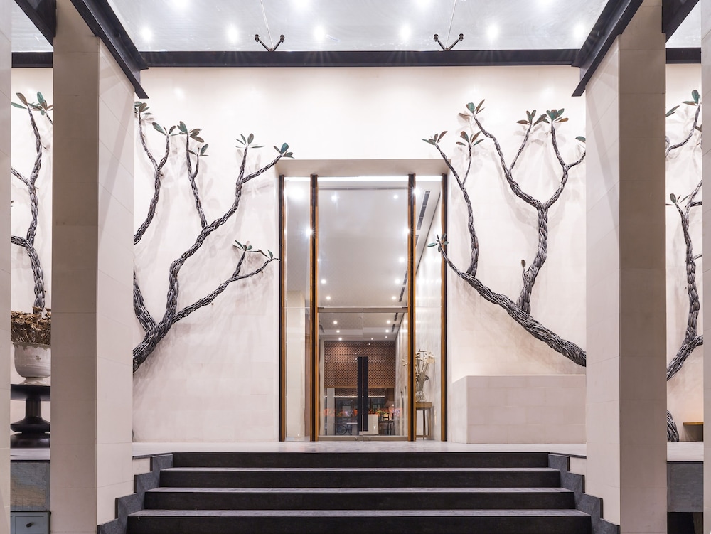 Hotel Jetwing Colombo Seven - Image 1