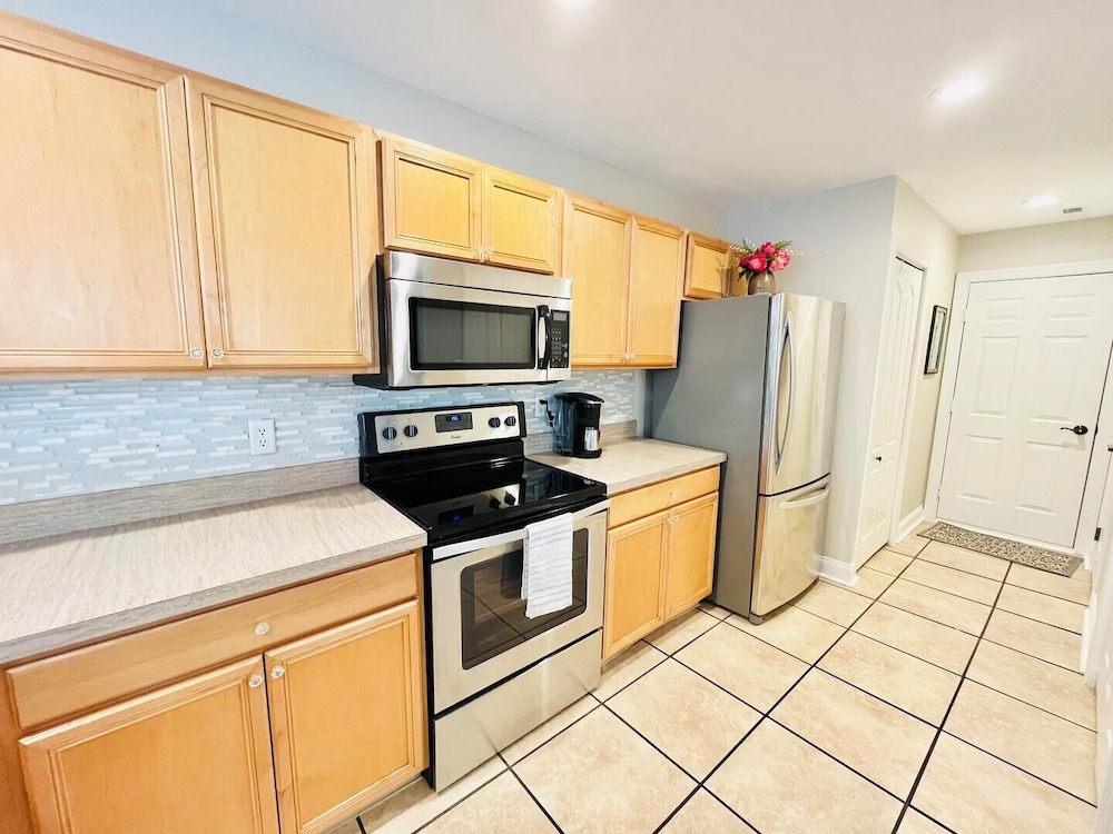 Simonton Court 20256