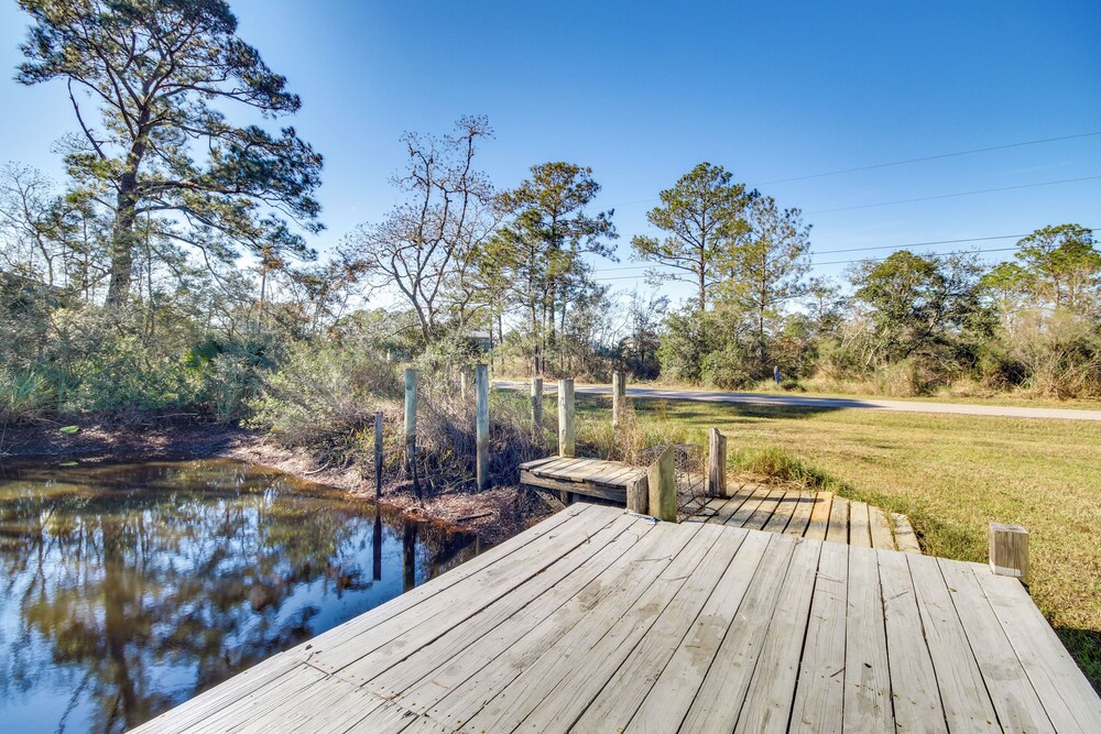 5 Mi to Beach: Bay St Louis Home w/ Launch & Dock