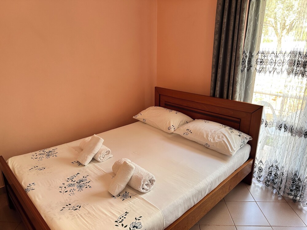 Apartments Meleqi