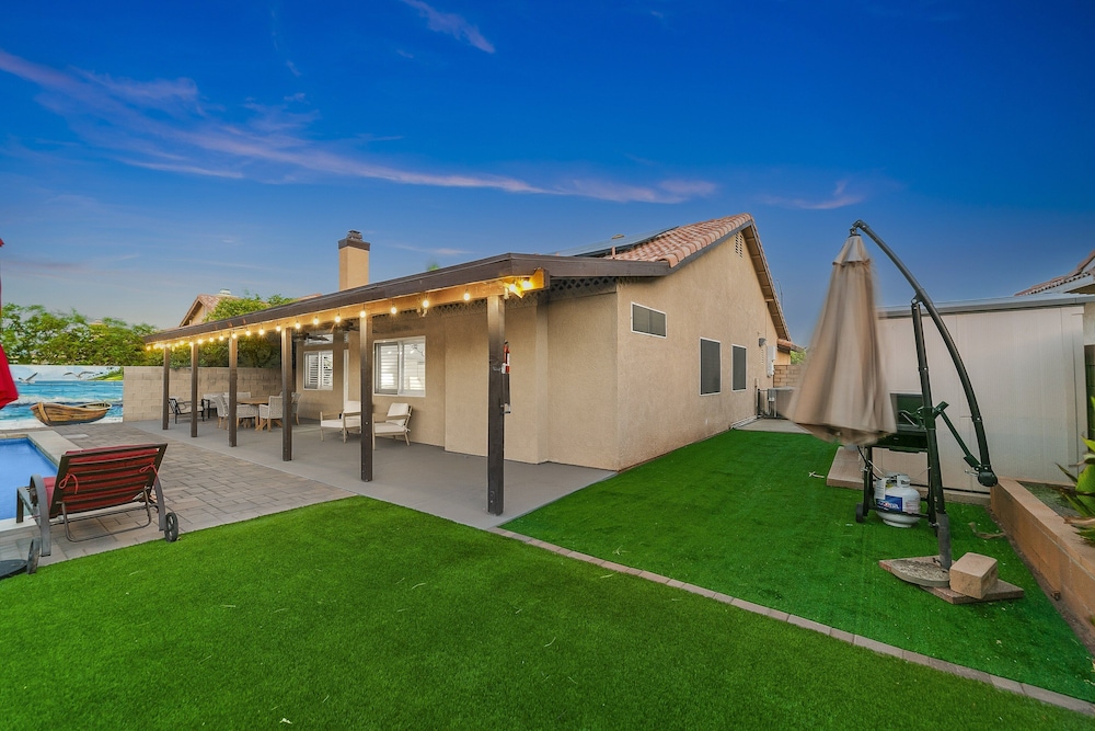 Desert Oasis Retreat Palm Meadows Gem 3 Bedroom Home