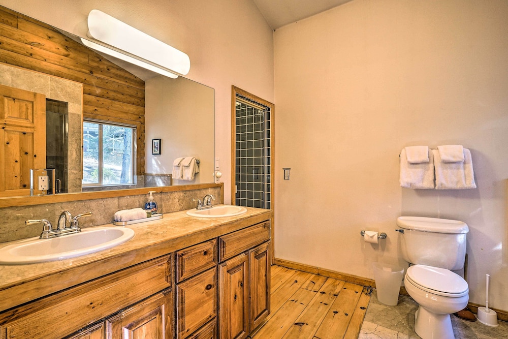 Lake Tahoe Vacations - South Lake Tahoe Vacation Rental w/ Indoor Pool - Property Image 17