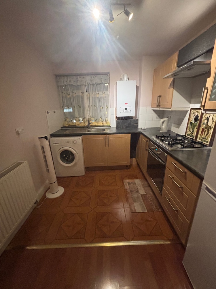 Stylish 1-bed Apartment- Sleeps 3 w/ Central Links