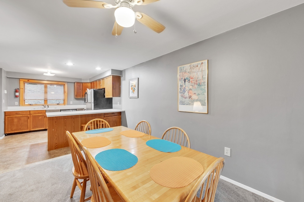 Powder Pass 11j - Cozy End Unit Retreat 3 Bedroom Townhouse by The Summit at Gore Mountain
