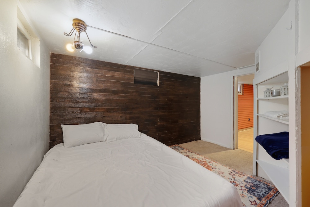 Cozy & Modern 3-bed Bungalow In Heart Of Greeley 3 Bedroom Bungalow