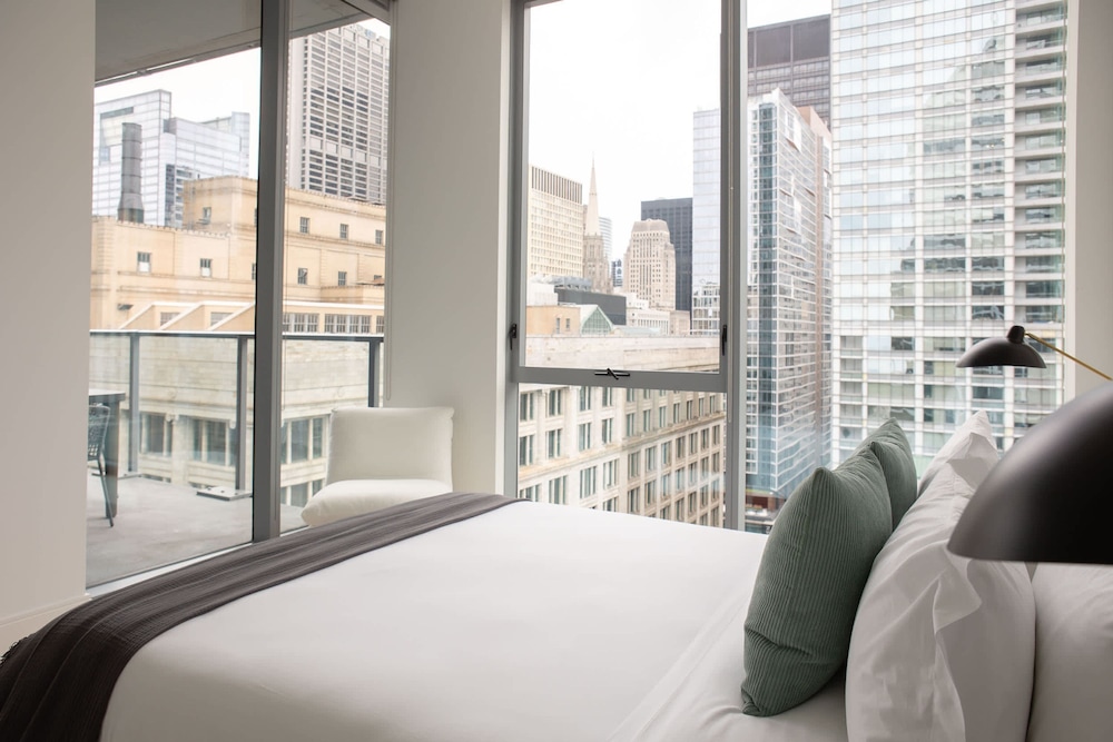 The Lyra Luxury Group Getaway - Two Penthouses