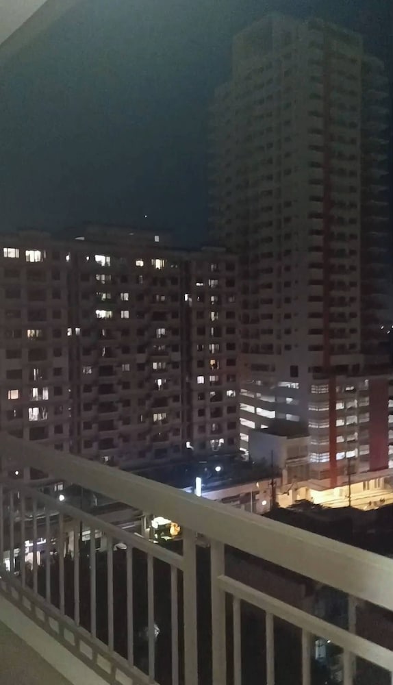 Room-peaceful City View Condo for Rent i