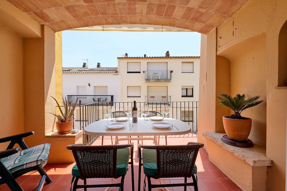 Llevant in Llafranc With 3 Bedrooms and 2 Bathrooms