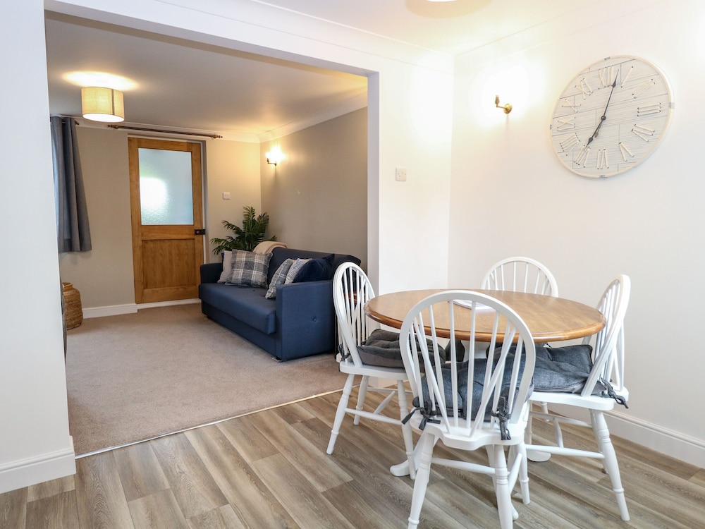 3 The Cottages